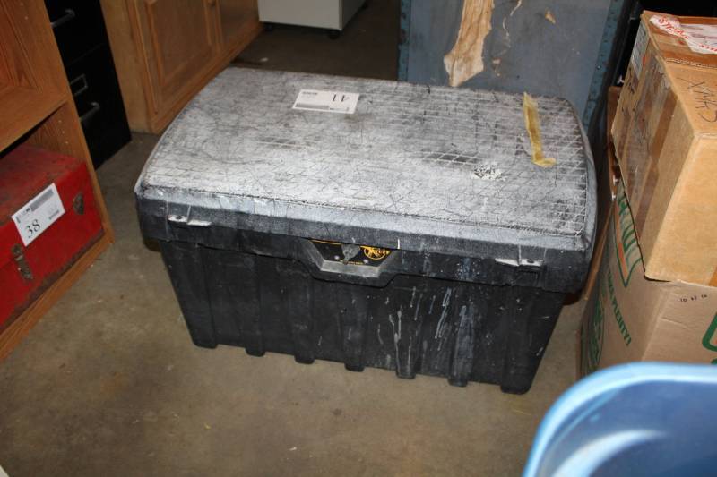 lot 41 image: Contico Xtreme Tuff Locking Tool Crate