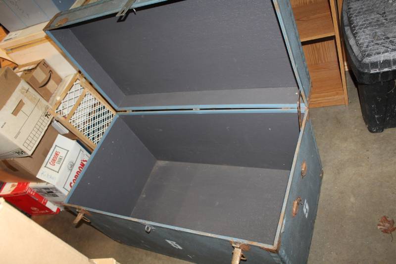 lot 25 image: Storage Trunk