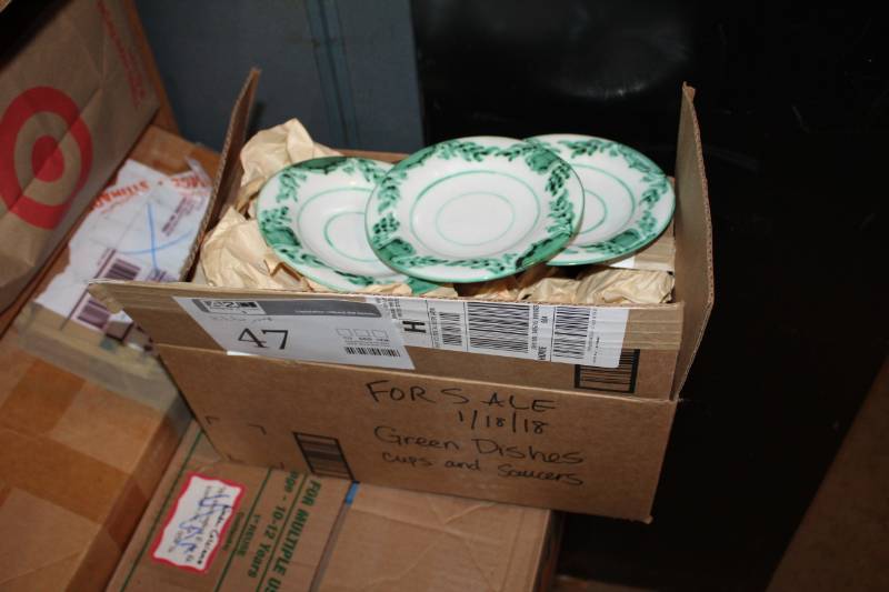 lot 47 image: Dishware