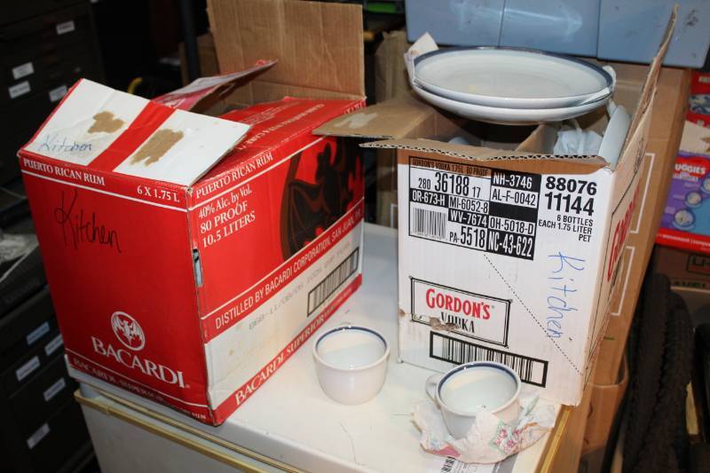 lot 77 image: Pfaltzgraff Kitchenware - Plates, Cups, Saucers, Bowls