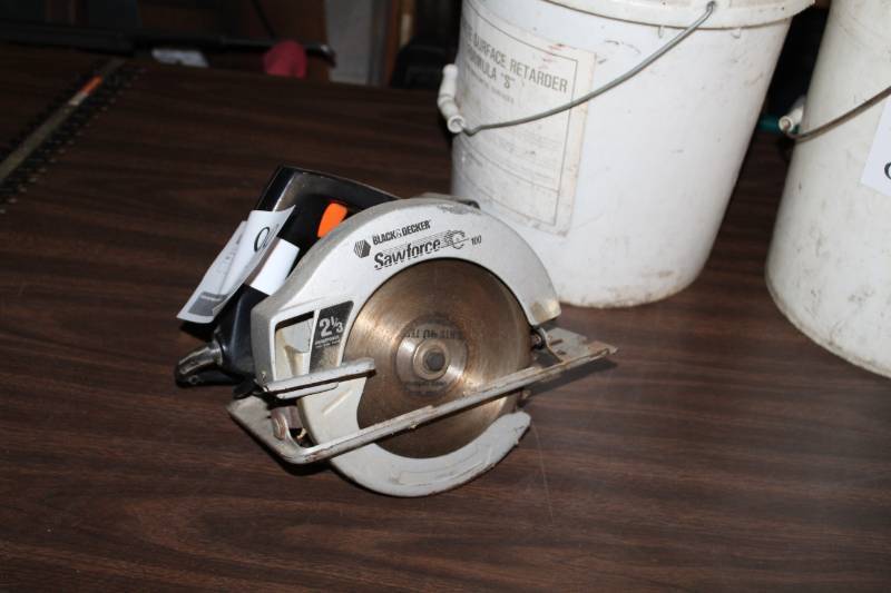 Old black and decker circular online saw