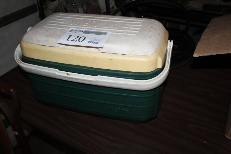 lot 120 image: Thermos Chest Cooler