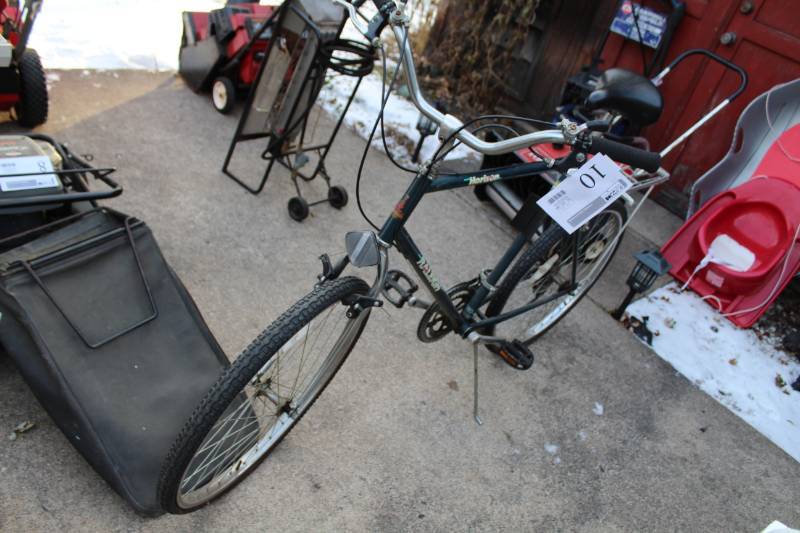 lot 10 image: Raleigh Horizon 10-Speed Bicycle