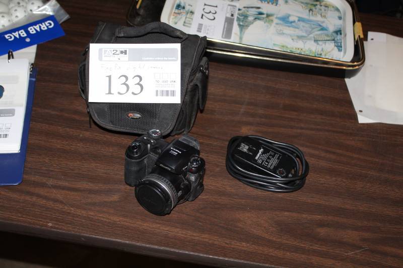 lot 133 image: FujiFilm S5000 FinePix Digital Camera, Charger, Camera Case