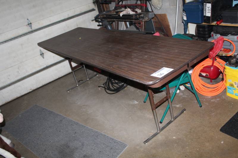 lot 36 image: Folding Table