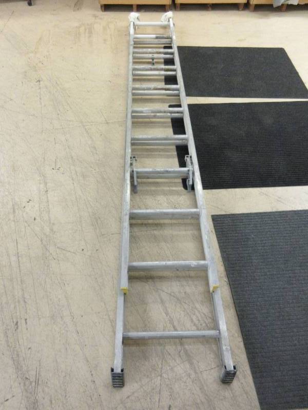 KELLER EXTENSION LADDER