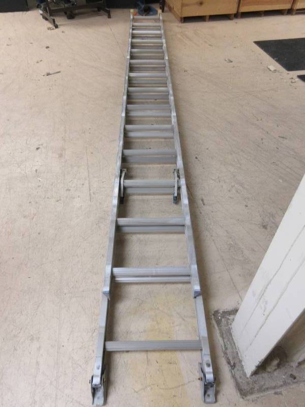 WERNER EXTENSION LADDER