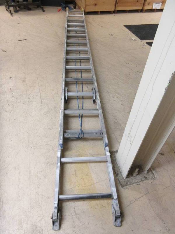 WERNER EXTENSION LADDER