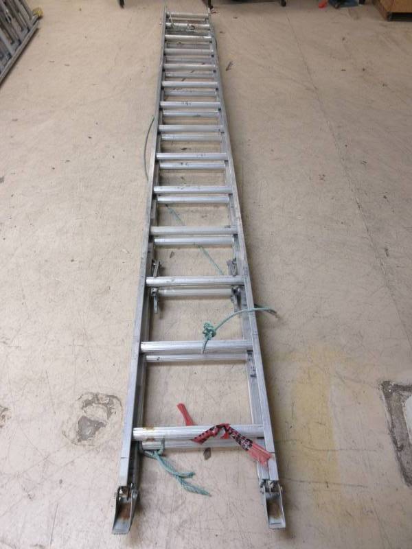 LOUISVILLE EXTENSION LADDER