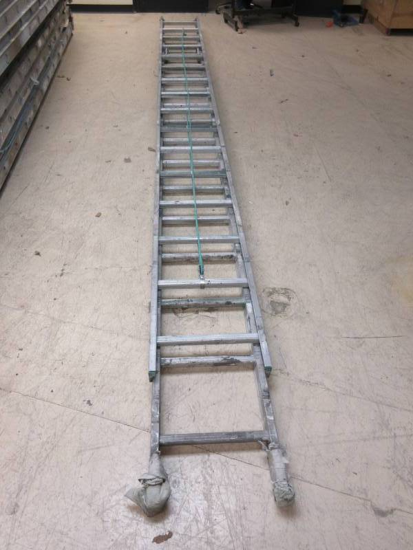 WERNER EXTENSION LADDER