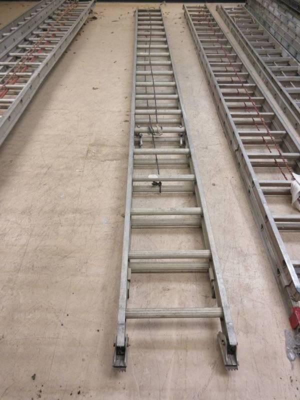 WERNER EXTENSION LADDER
