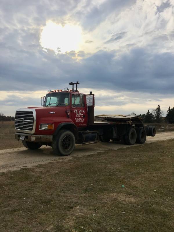 1996 Ford L900 Truck