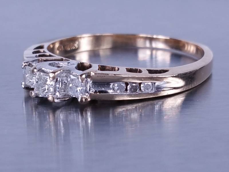 Beautiful Diamond Ring in Two-Tone 14k Gold
