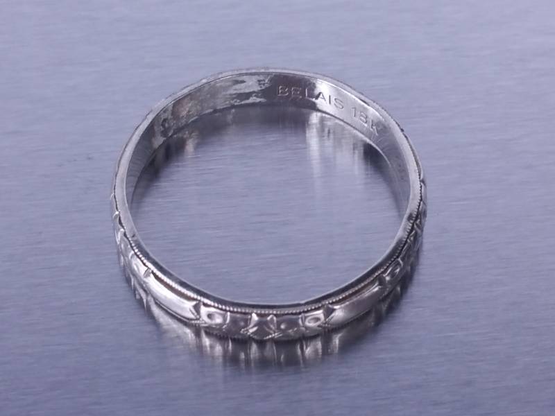 1937 18k White Gold Designer Band