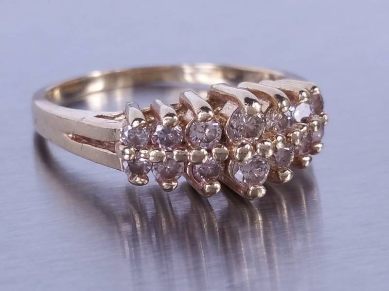 Ladies Diamond Estate Ring in 14k Yellow Gold