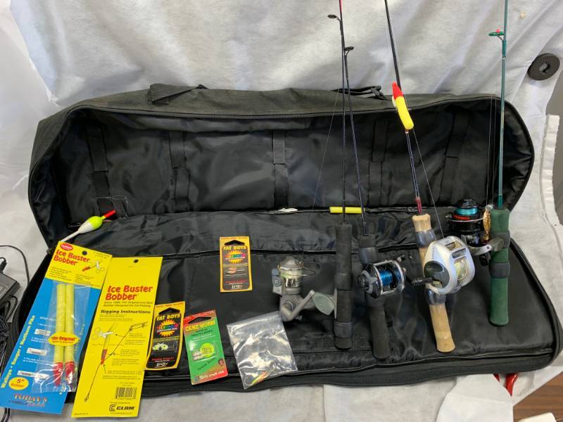 lot 18 image: Ice Fishing Locker with 4 Rods  Reels & Tackle