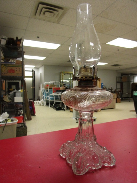 lot 214 image: VINTAGE GLASS OIL LAMP
