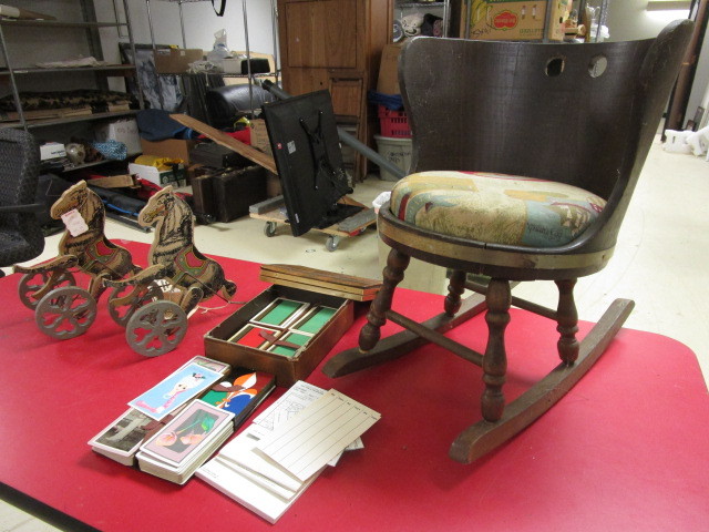 lot 216 image: CHILDRENS ROCKING CHAIR, PULL TOYS AND GAMES