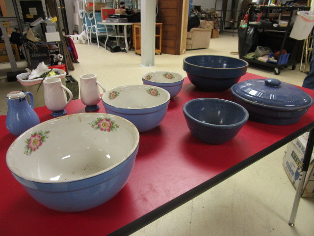 lot 223 image: MIXING BOWLS, SALT SHAKER AND COVERED DISH
