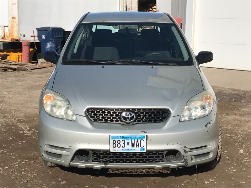 lot 4 image: 2003 Toyota Matrix