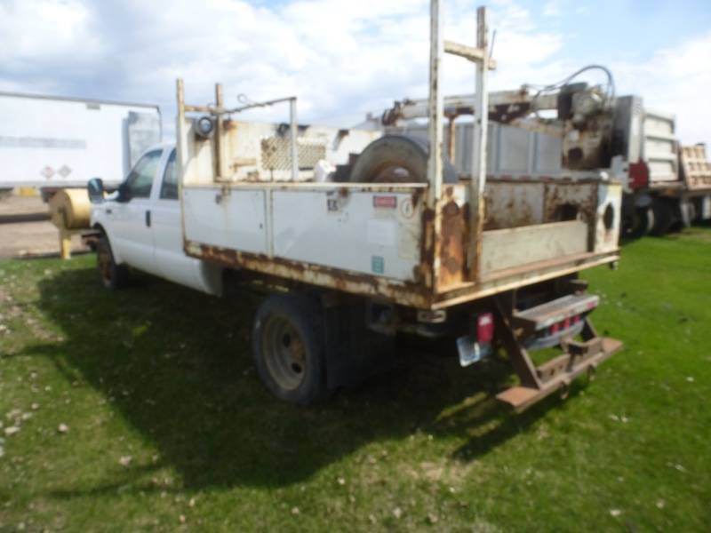 lot 11 image: 2001 Ford F 450 Crane Truck