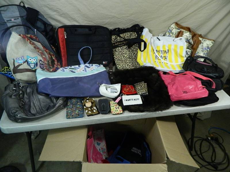 lot 158 image: Assorted Purses and Bags