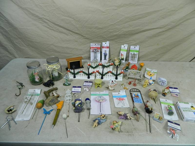 lot 8 image: Miniatures and More