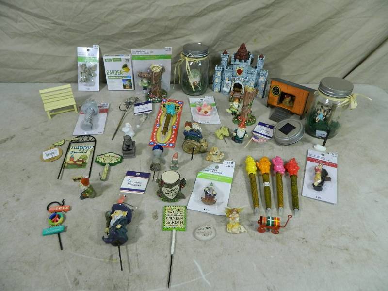 lot 9 image: Miniatures and More