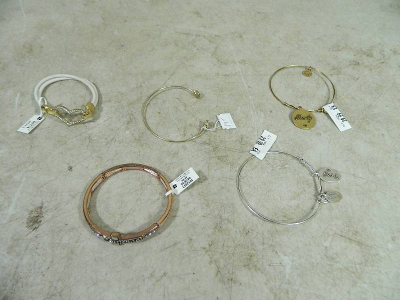 lot 12 image: 5 New Bracelets