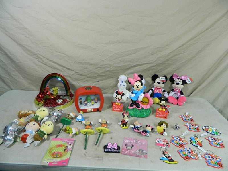lot 30 image: Disney Characters and More