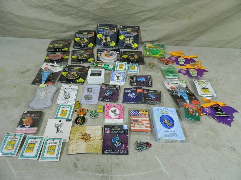 lot 33 image: Buttons and Pins