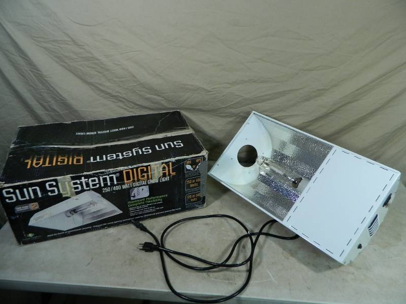lot 37 image: Sun System Digital Indoor Garden  Grow Light
