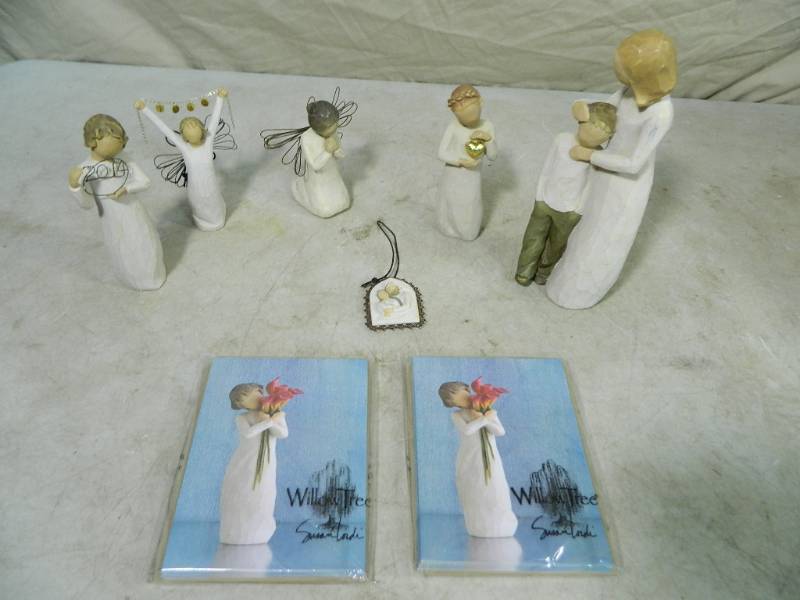 lot 46 image: WillowTree Figurines and More
