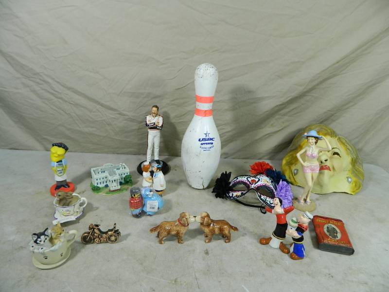 lot 51 image: Salt and Pepper Shakers, Bowling Pin, More