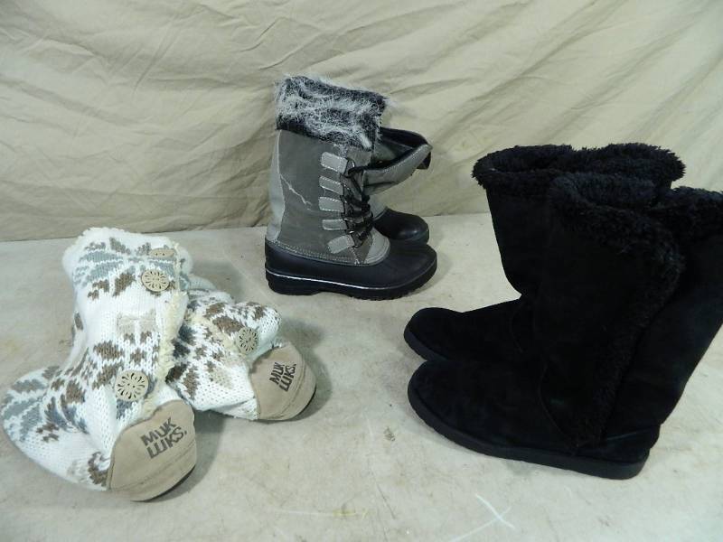 lot 53 image: 3 Pair of Womens Boots