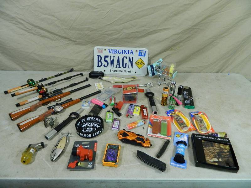 lot 57 image: Knives, Lighters, Wallet