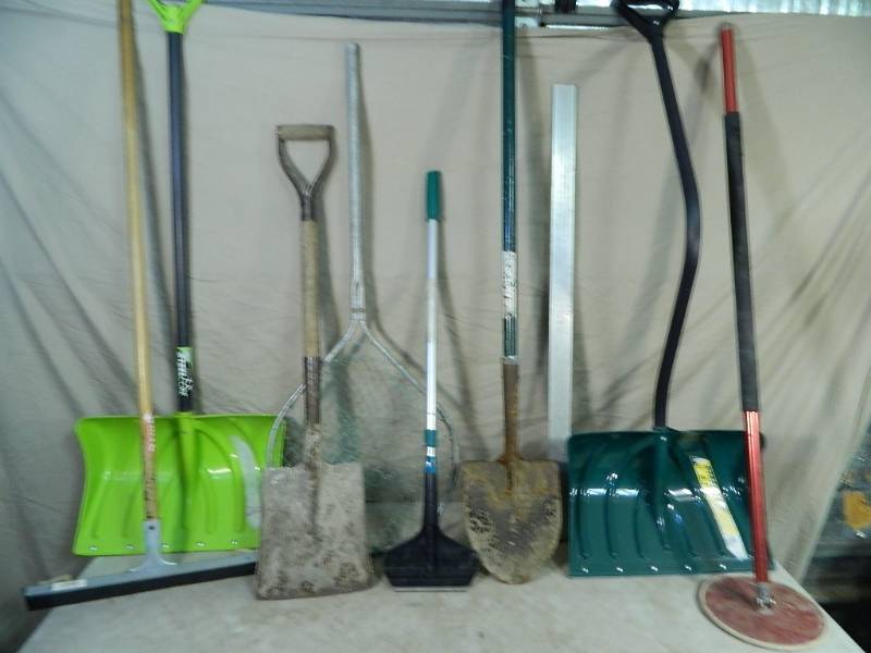 lot 87 image: Long Handle Tools, Shovels, Etc