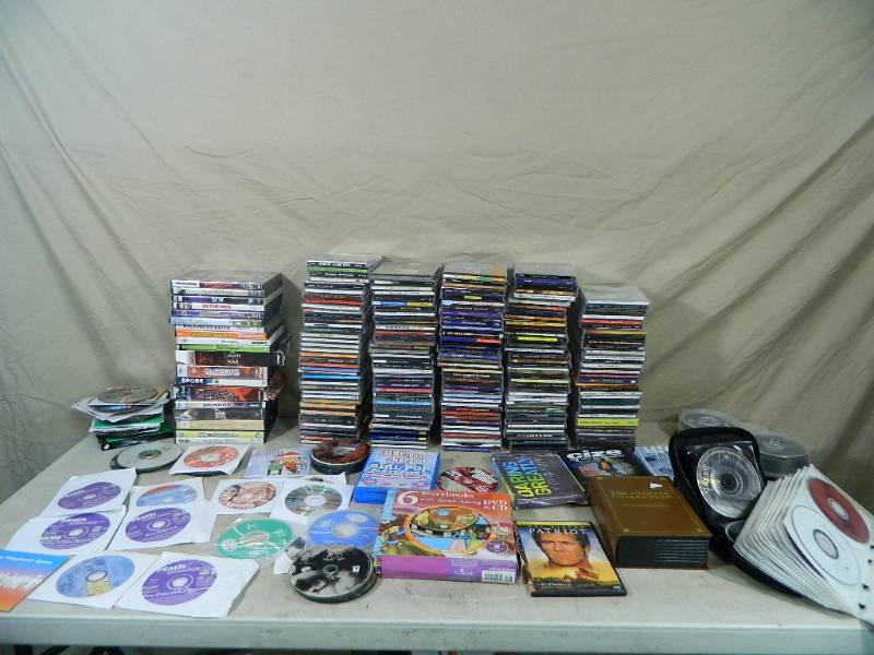 lot 100 image: Large Lot of Media