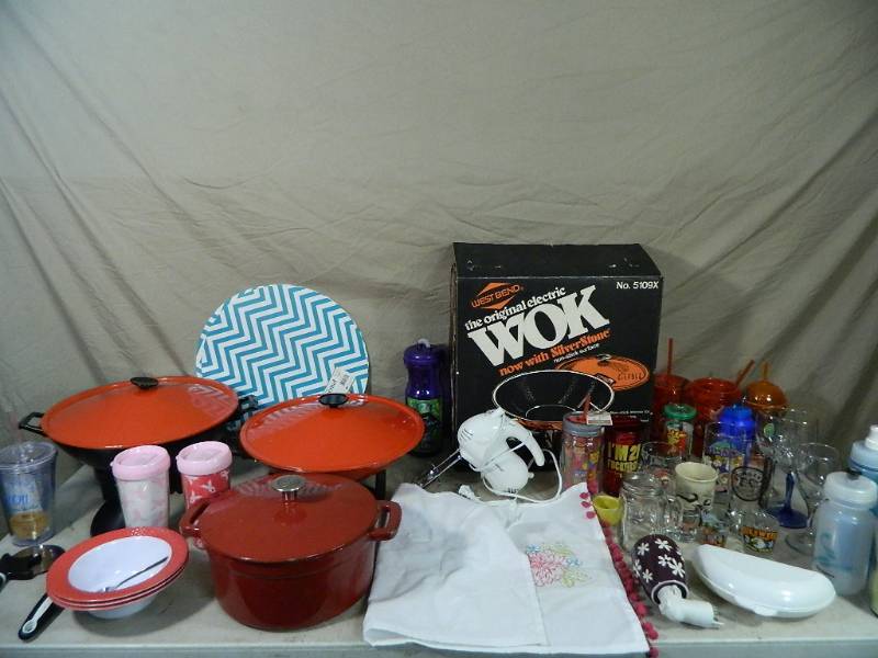 lot 106 image: Kitchen Items
