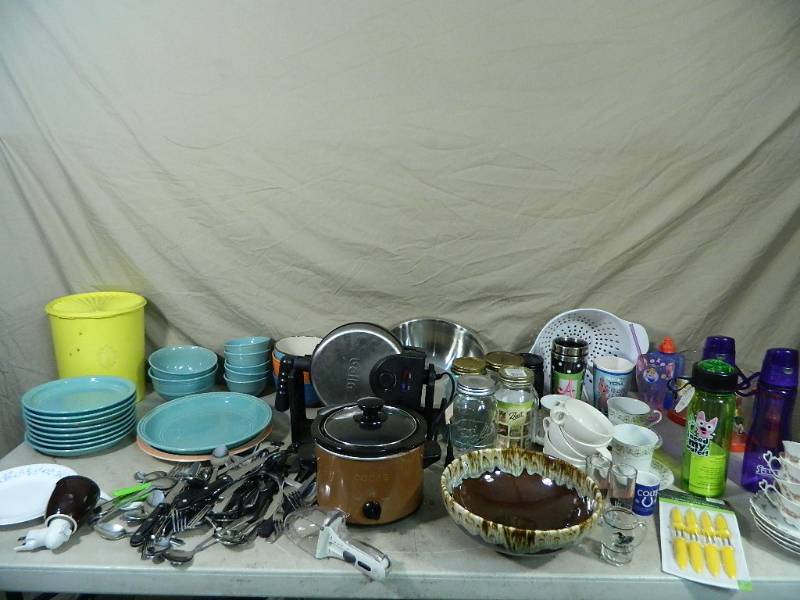 lot 107 image: Tupperware Container, Canning Jars, New Travel Cups, More
