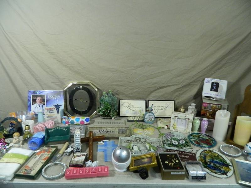 lot 114 image: Home Decor and More