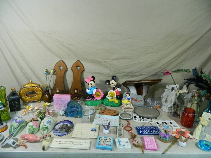 lot 115 image: Plant Sticks, Signs, MinnieMickey Mouse, More