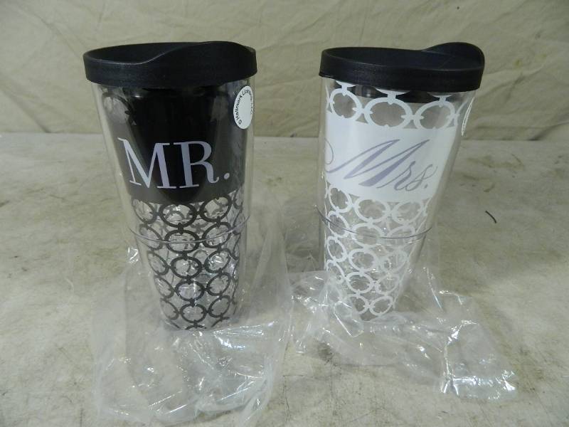 lot 146 image: 2 New Large Tervis Cups