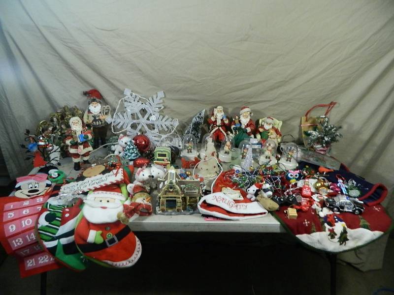 lot 162 image: New and Used Holiday  Christmas Decorations