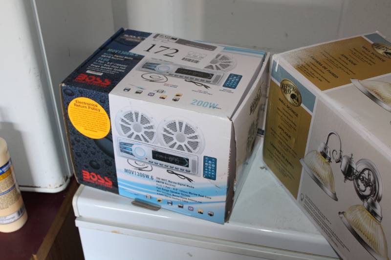 lot 172 image: Boss 200W Marine Digital Media Player AMFM Receiver w 6.5in. Marine Dual Cone Speaker