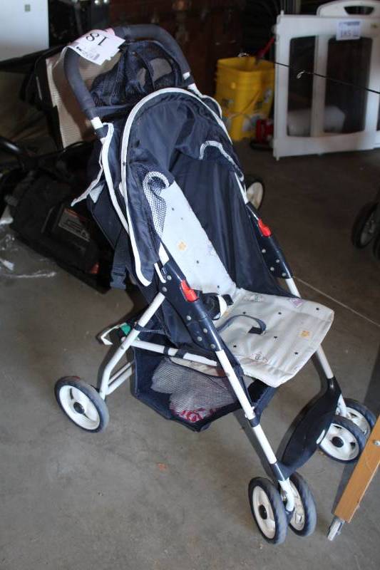 lot 187 image: Baby Connection Baby Stroller