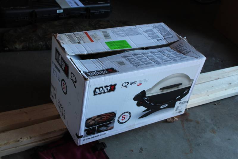 lot 171 image: Weber LP Grill