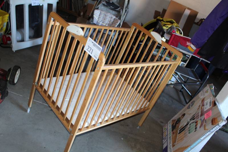 lot 221 image: Baby Crib