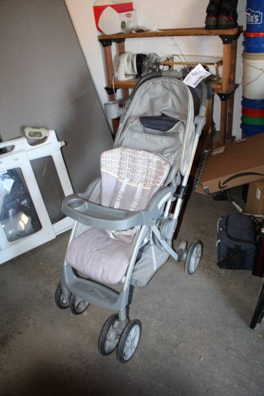 lot 216 image: Baby Stroller