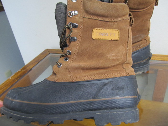 lot 70 image: Mens & Womens Winter Boots - Tingley & London Fog